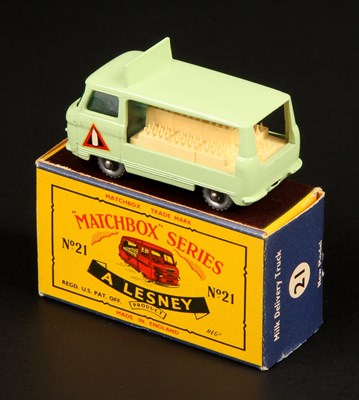 Lot 76 - Matchbox Regular Wheels 21c Commer Milk Float Stannard Code 3 WITH BOTTLE DOOR DECALS