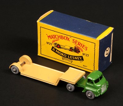 Lot 107 - Matchbox Regular Wheels 27b Bedford Articulated Low Loader