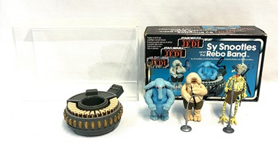 Lot 183 - Palitoy Star Wars vintage Return of the Jedi Tri-Logo Sy Snootles & Rebo Band MIB
