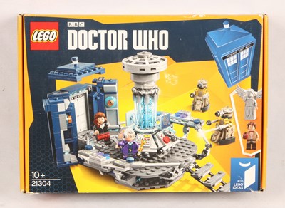 Lot 4 - Lego 21304 Dr Who Construction Set.