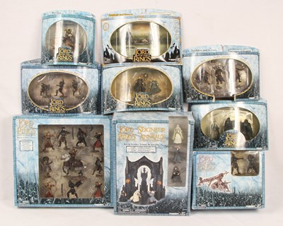 Lot 20 - Toy Biz Lord Of The Rings - Armies Of Middle Earth Figures & Battle Packs.