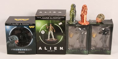 Lot 231 - Alien Related Figures & Other Items.