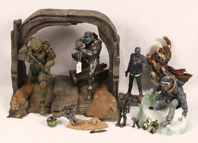 Lot 411 - Selection of Gaming Figures