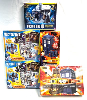 Lot 524 - Selection of Doctor Who Play-sets and Games MIB