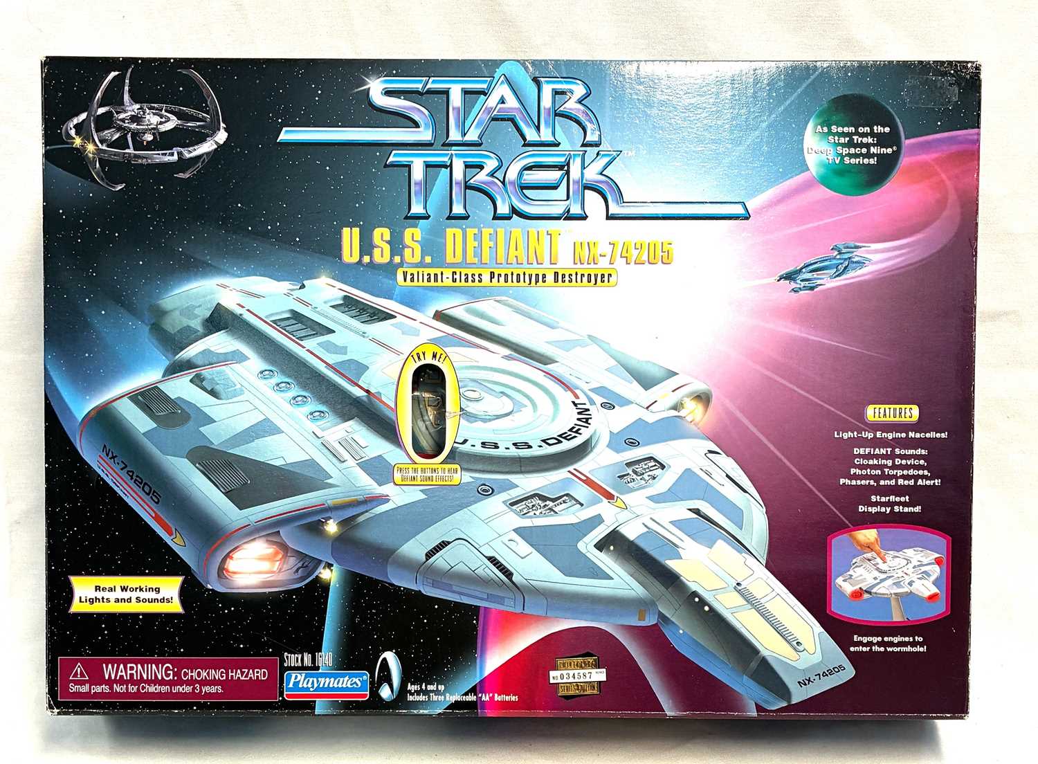 Lot 42 - Playmates Star Trek U.S.S Defiant NX-74205 MIB