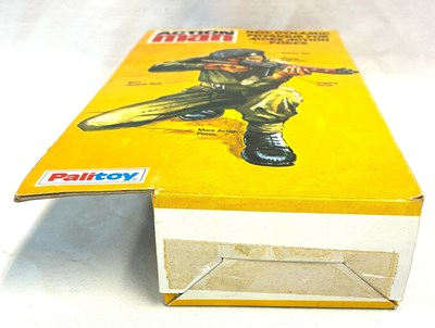 Lot 82 - Palitoy vintage Action Man Soldier (1979) Flock Head brown Hair, Gripping Hands, Eagle Eyes MIB